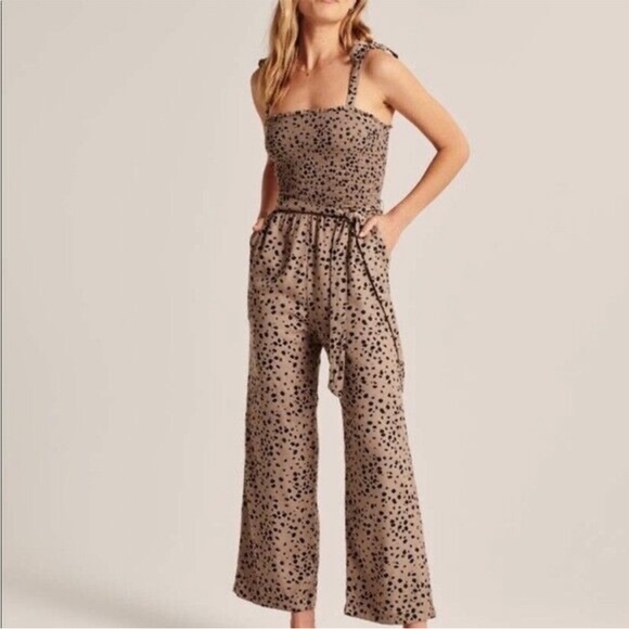 Abercrombie & Fitch Pants - Like new! Abercrombie leopard print jumpsuit
